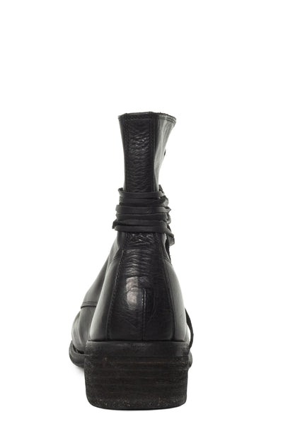 795-horse-laced-up-boots-black