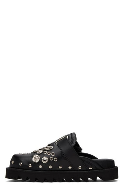 靴 TOGA VIRILIS EYELET L SABOT 41 Toga Virilis Black Leather Eyelet Metal Sabot | UJNG