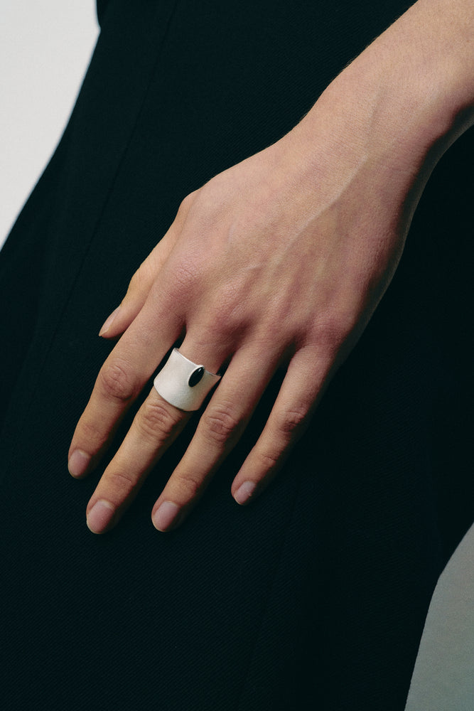 Obsidian Crack Ring Black