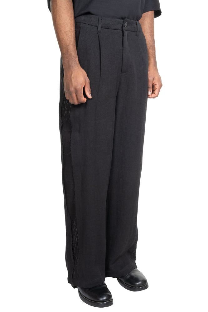 Distressed E Pants Black