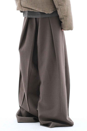 Nine Pleat Pants Brown