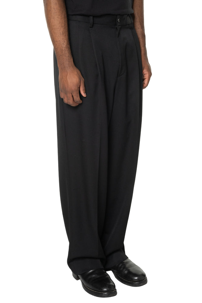 Two Tuck Easy Trousers Black